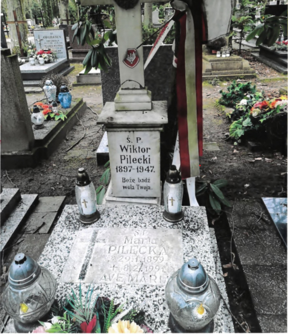Zdjęcia grobu M. Pileckiej